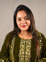 Load image into Gallery viewer, Green Premium Velvet Floral Embroidered Suit