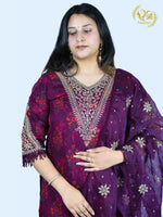 Load image into Gallery viewer, Pink Chinon Shining Straight Suit with Organza Dupatta
