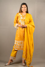 Load image into Gallery viewer, 3 Piece cotton silk suit with organza Dupatta
